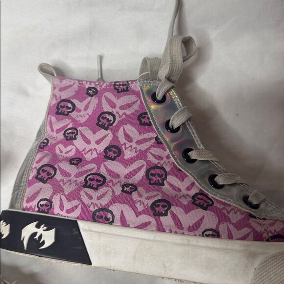 The Nightmare Before Christmas High-Top Girls Sneakers. Size 4. - Picture 7 of 10